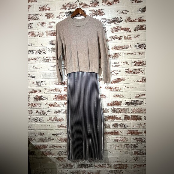 Elegant Dress One Piece Sweater Top According Pleated Bottom Neutral Taupe S/M - Picture 4 of 11